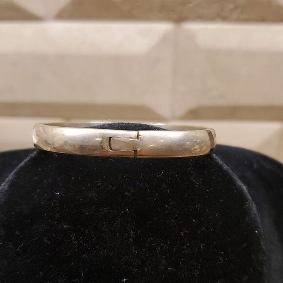 STERLING SILVER & ONYX Bangle - Picture 5 of 7